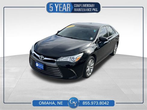Used 2015 Toyota Camry XLE w/ Moonroof Package FWD image 1