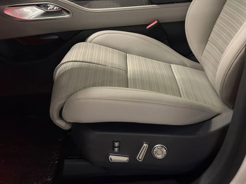 New 2026 Lincoln Nautilus Reserve AWD/4WD image 16
