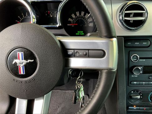 Used 2008 Ford Mustang GT RWD image 11