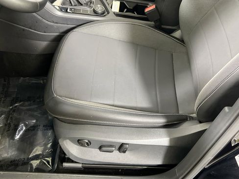 Used 2023 Volkswagen Taos SE image 18