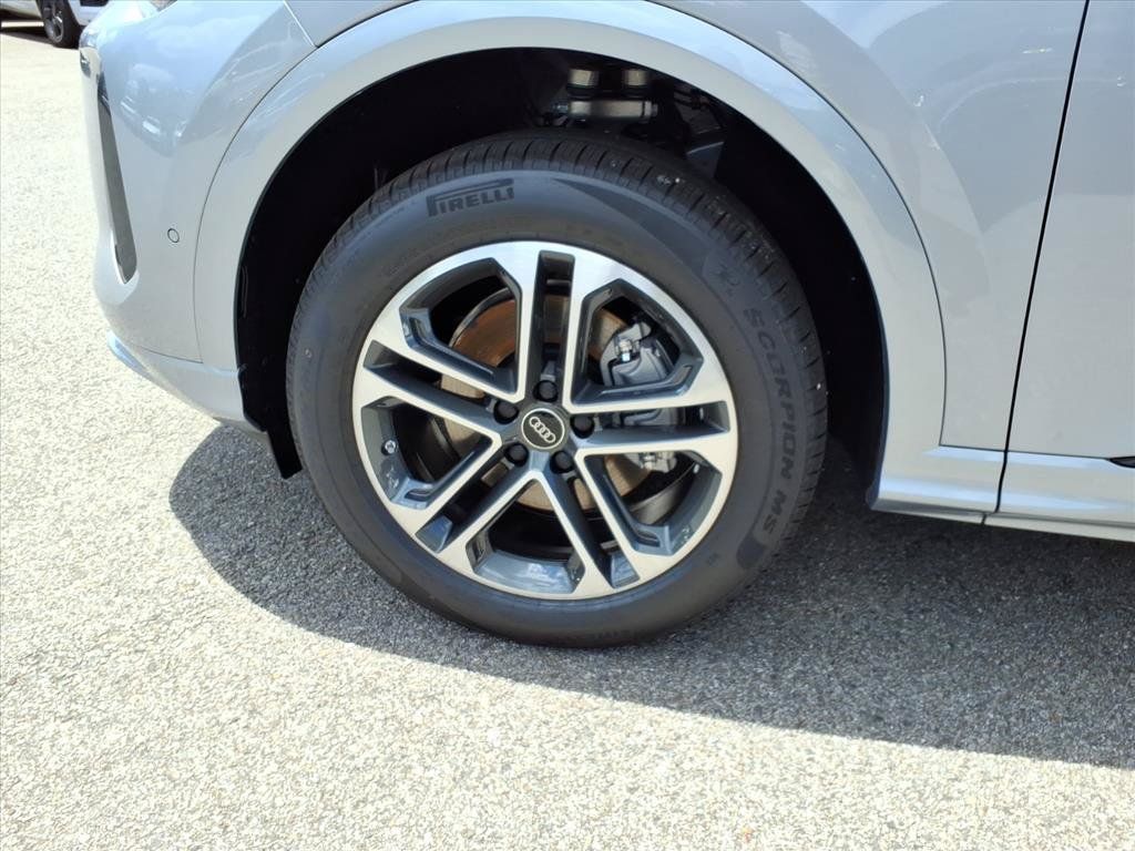 New 2026 Audi Q5 Premium AWD/4WD image 9