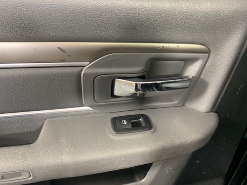 Used 2018 RAM 2500 SLT AWD/4WD image 28