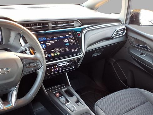Used 2023 Chevrolet Bolt LT image 4