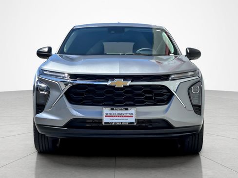 Used 2024 Chevrolet Trax LS w/ Driver Confidence Package image 8