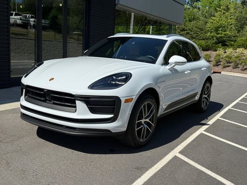 Certified 2026 Porsche Macan Turbo AWD/4WD image 1