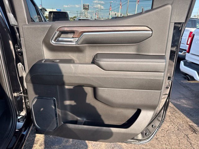 Used 2024 GMC Sierra 1500 SLT w/ LPO, GMC Protection Package AWD/4WD image 21