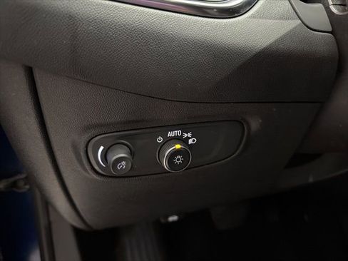 Used 2022 Chevrolet Equinox LT image 19