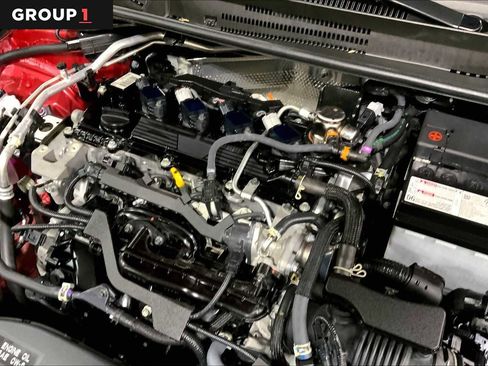 Used 2025 Toyota Corolla SE image 32