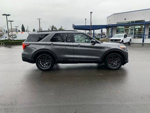 New 2026 Ford Explorer ST-Line w/ ST-Line Street Pack image 7