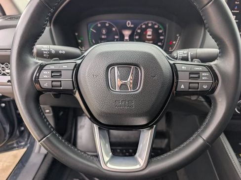 Used 2023 Honda Accord Touring image 12