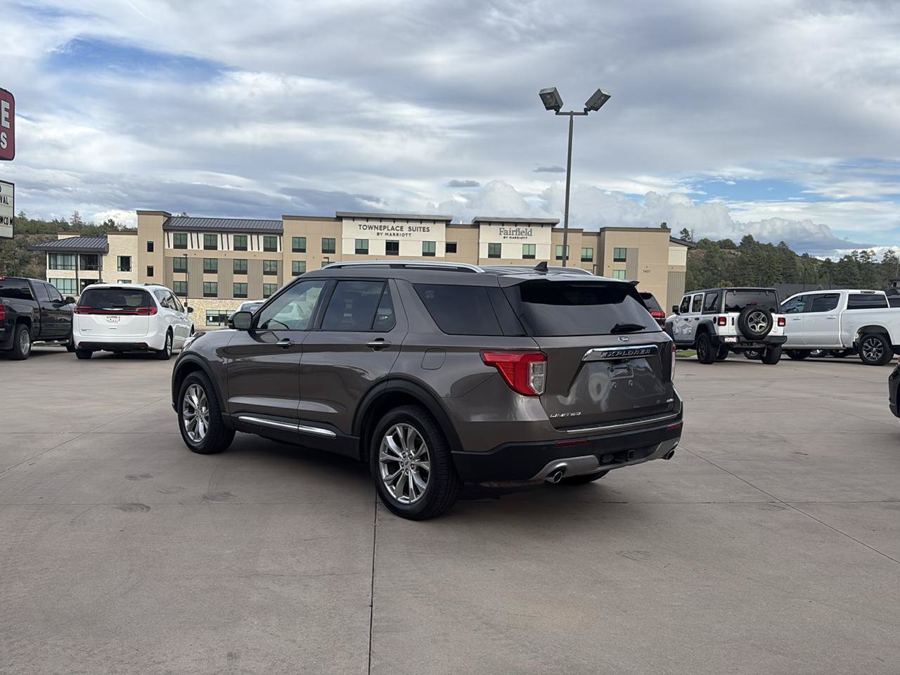 Used 2021 Ford Explorer Limited AWD/4WD image 5