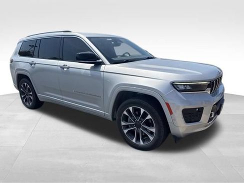 Used 2023 Jeep Grand Cherokee L Overland w/ Luxury Tech Group IV AWD/4WD image 6