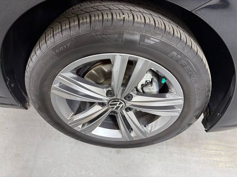 Used 2024 Volkswagen Jetta SE FWD image 11