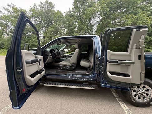 Used 2017 Ford F350 XLT AWD/4WD image 28