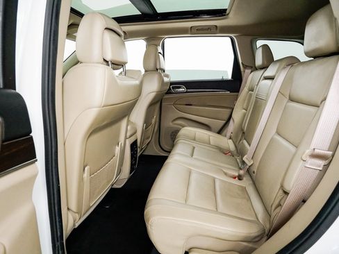 Used 2014 Jeep Grand Cherokee Limited w/ Luxury Group II image 24