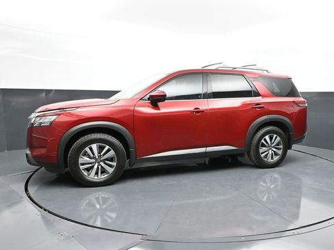 Used 2023 Nissan Pathfinder SL image 7