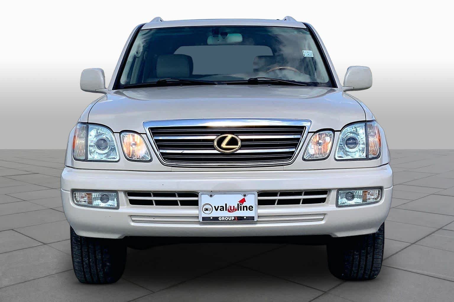 Used 2005 Lexus LX 470 4WD w/ Preferred Accessory Pkg image 3