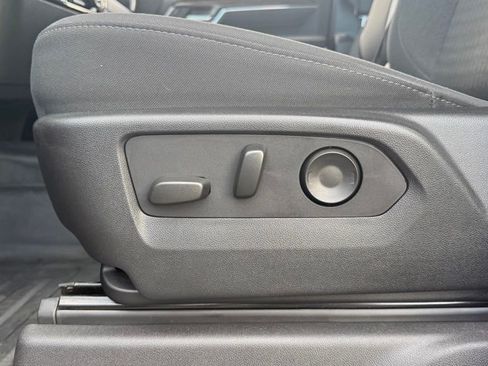 Used 2024 Chevrolet Silverado 2500 LT w/ Convenience Package image 12