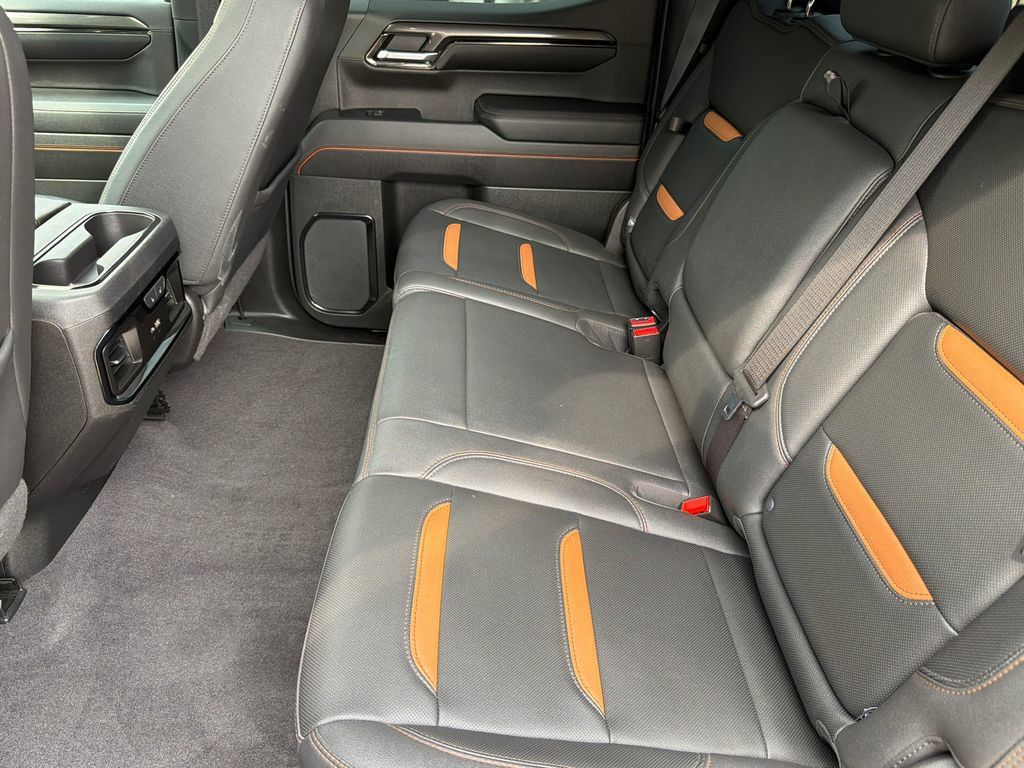 Used 2023 GMC Sierra 1500 AT4 w/ Technology Package AWD/4WD image 19