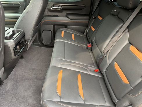 Used 2023 GMC Sierra 1500 AT4 w/ Technology Package AWD/4WD image 19