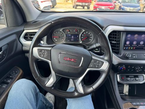 Used 2020 GMC Acadia SLE w/ Driver Convenience Package image 16