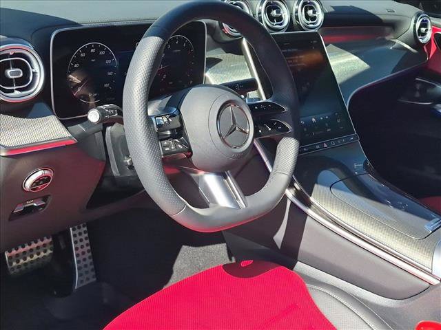 Used 2025 Mercedes-Benz GLC 300 4MATIC image 10
