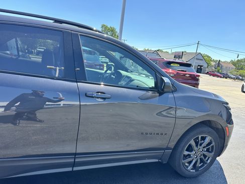 Used 2023 Chevrolet Equinox RS AWD/4WD image 10