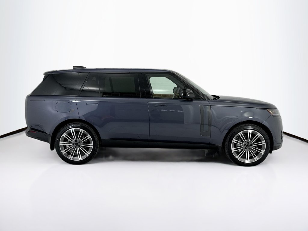 New 2026 Land Rover Range Rover Long Wheelbase SE AWD/4WD image 4