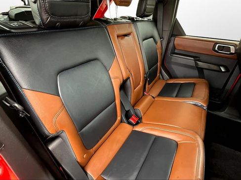 Used 2024 Ford Bronco Outer Banks image 17