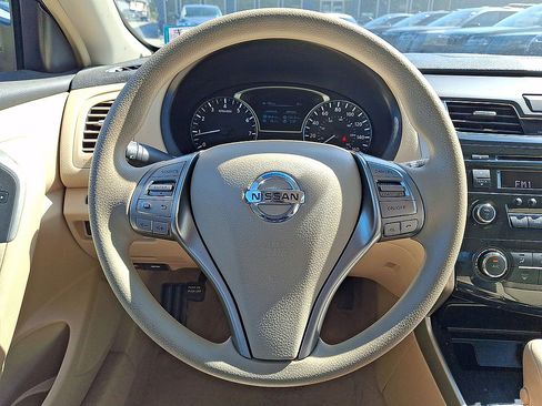 Used 2013 Nissan Altima 2.5 S FWD image 15