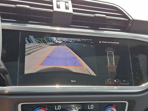 New 2025 Audi Q3 2.0T Premium image 17