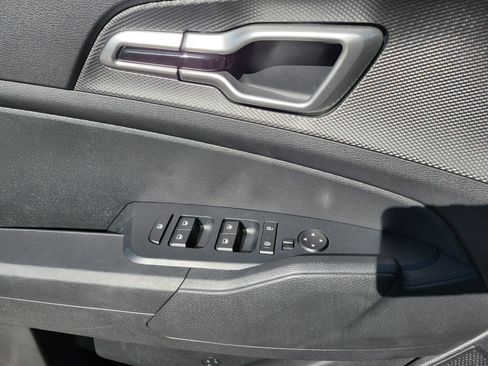 Used 2023 Kia Sportage LX image 19