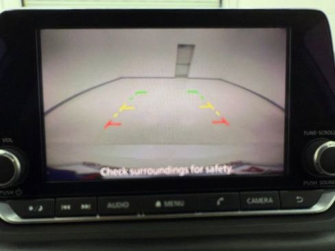 Used 2024 Nissan Rogue SV FWD image 22