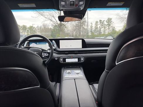 Used 2025 Genesis G90 3.5T image 6