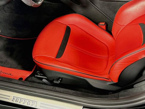 Used 2022 Ferrari Roma RWD image 22