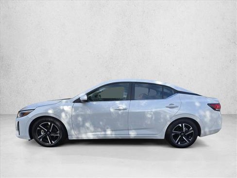 Used 2024 Nissan Sentra SV image 8
