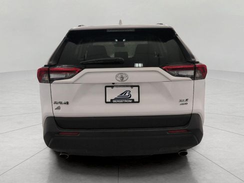 Used 2025 Toyota RAV4 XLE AWD/4WD image 24