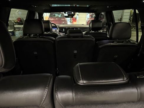 Used 2023 Jeep Wagoneer Series II AWD/4WD image 31