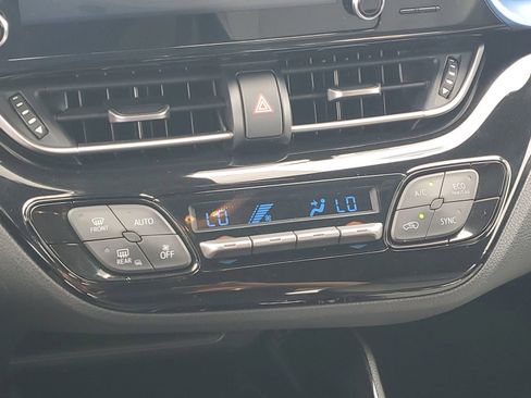 Used 2019 Toyota C-HR XLE FWD image 22