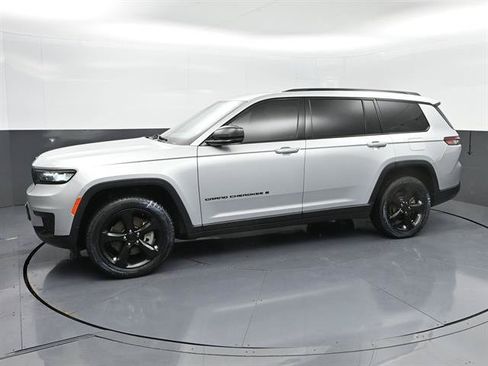 Used 2021 Jeep Grand Cherokee L Laredo RWD image 28