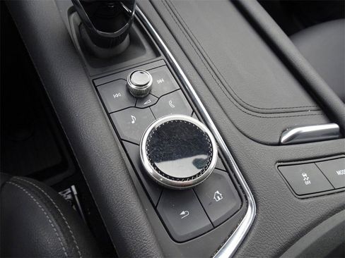 Certified 2023 Cadillac XT5 Luxury w/ LPO, Floor Liner Package image 14