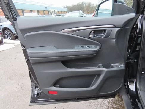 Certified 2022 Honda Pilot Sport image 15