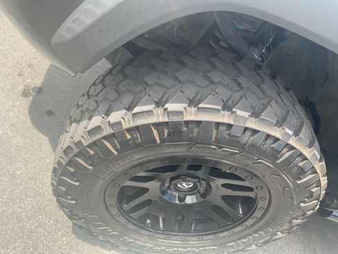 Used 2018 Toyota Tacoma TRD Off-Road AWD/4WD image 22