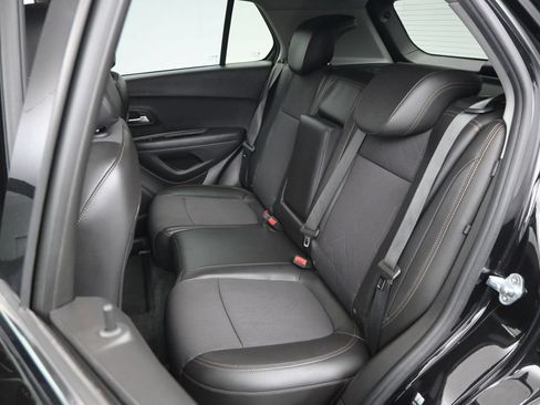 Used 2020 Chevrolet Trax LT w/ LT Convenience Package AWD/4WD image 13