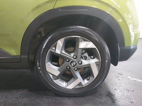 Certified 2024 Hyundai Venue SEL FWD image 33