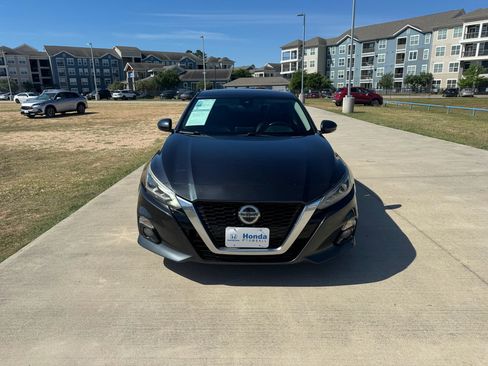 Used 2019 Nissan Altima 2.5 SL FWD image 3