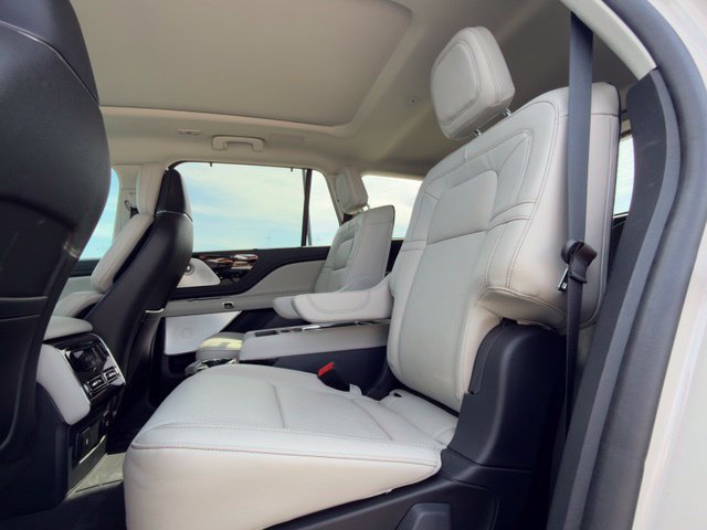Used 2025 Lincoln Aviator Reserve w/ Equipment Group 201A AWD/4WD image 19