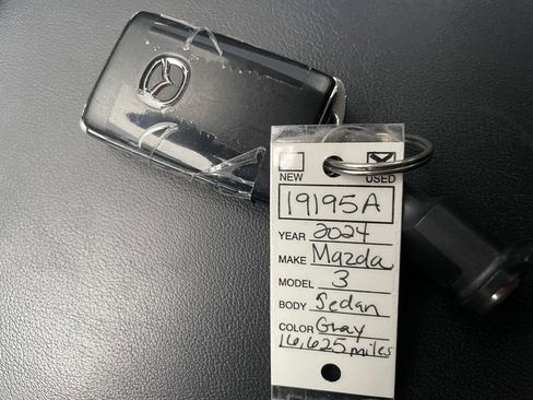Used 2024 MAZDA MAZDA3 s image 17