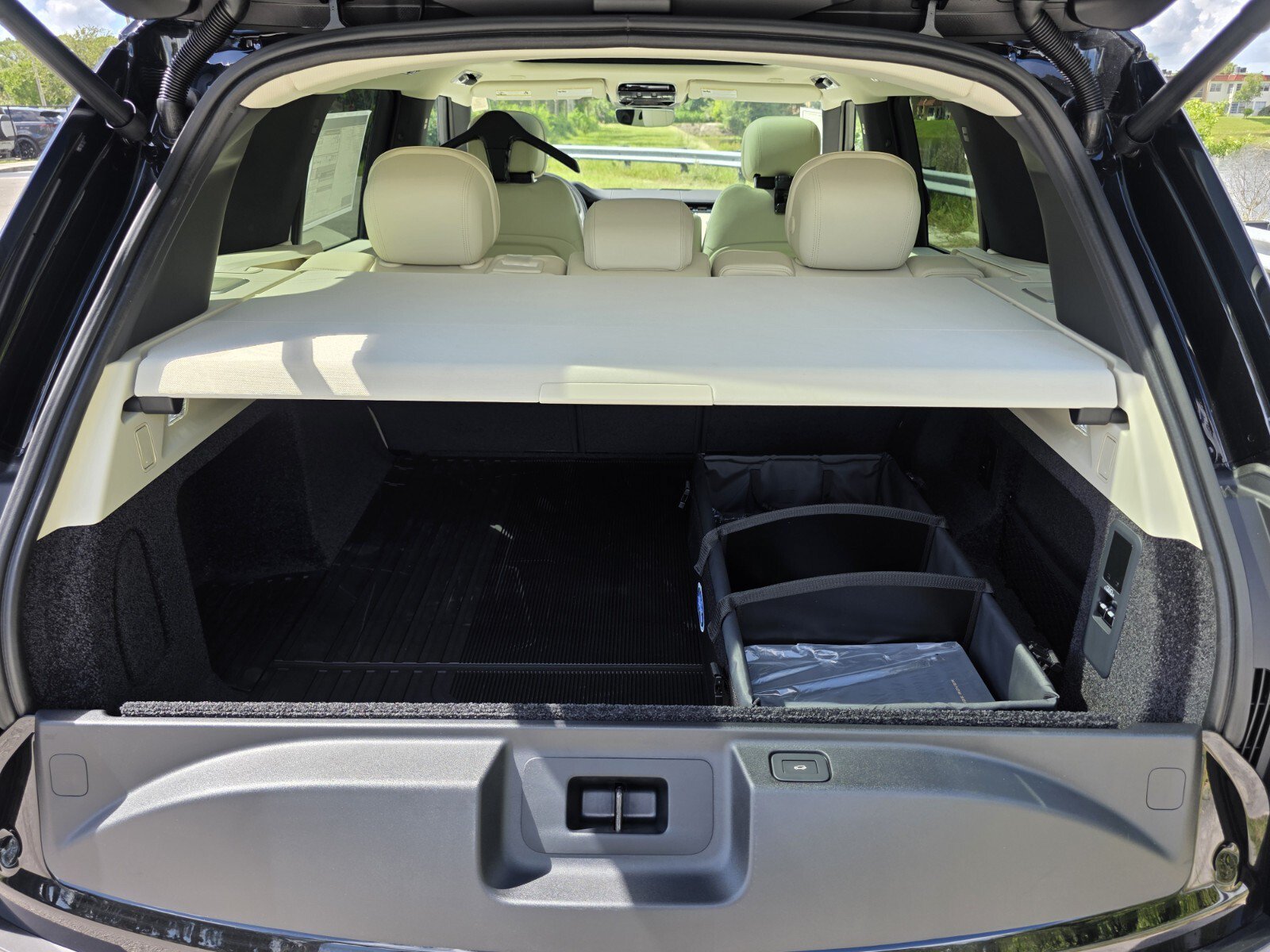 New 2026 Land Rover Range Rover SE AWD/4WD image 14