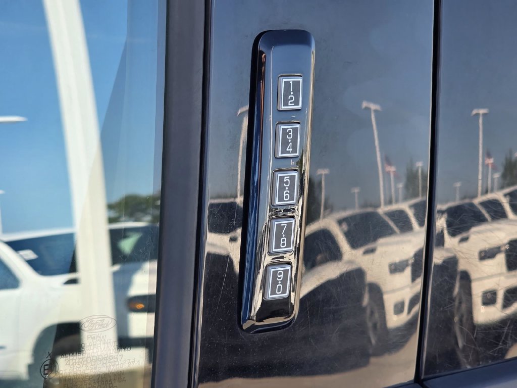 Used 2019 Ford F150 XLT w/ Equipment Group 302A Luxury AWD/4WD image 33